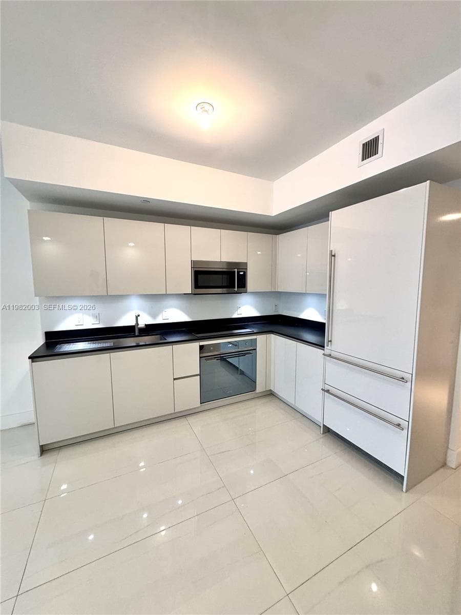 1010 Brickell Condo, Miami, FL — 10