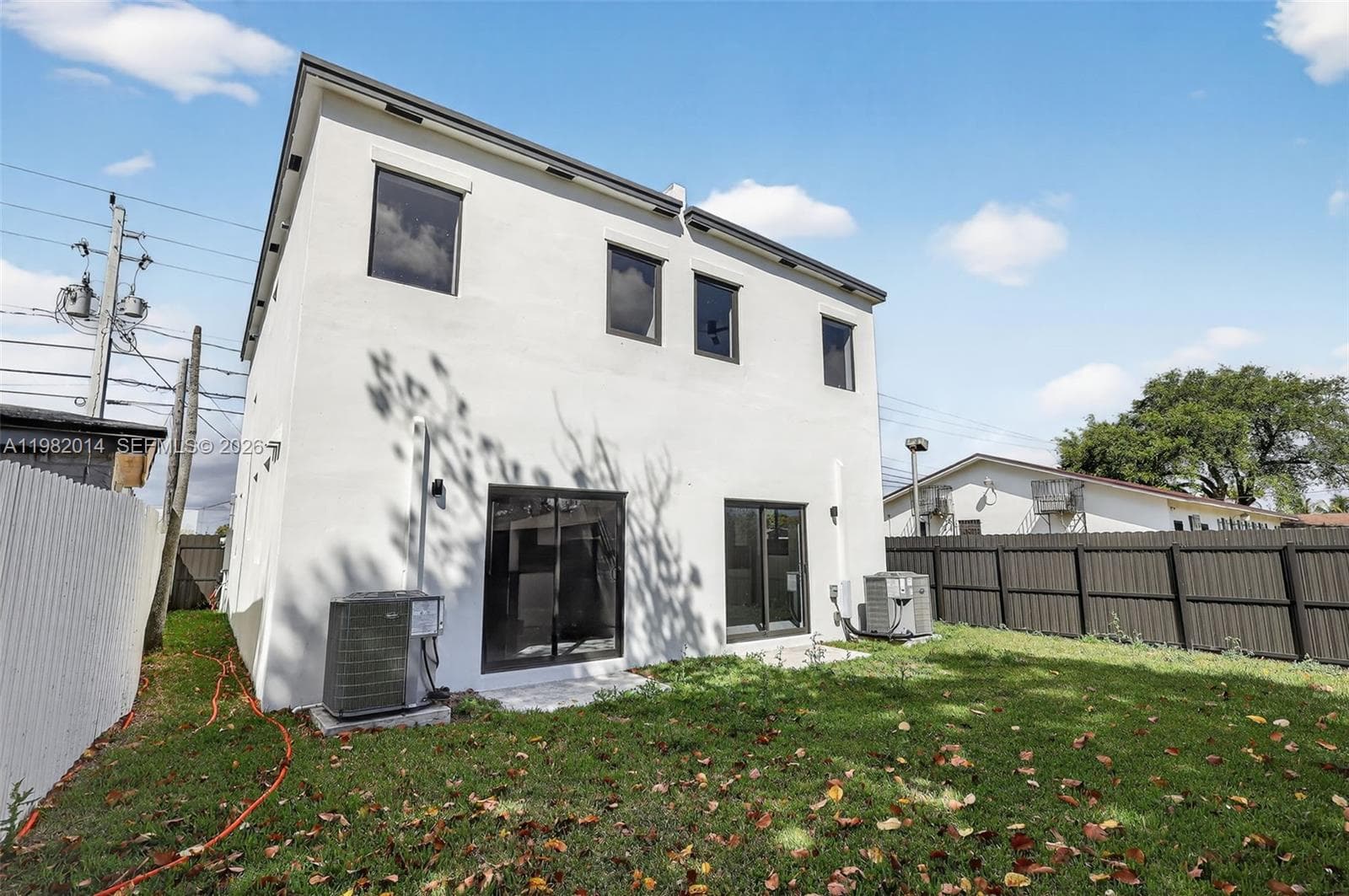 4311 NW 32nd Ave, Miami FL 33142 — 39
