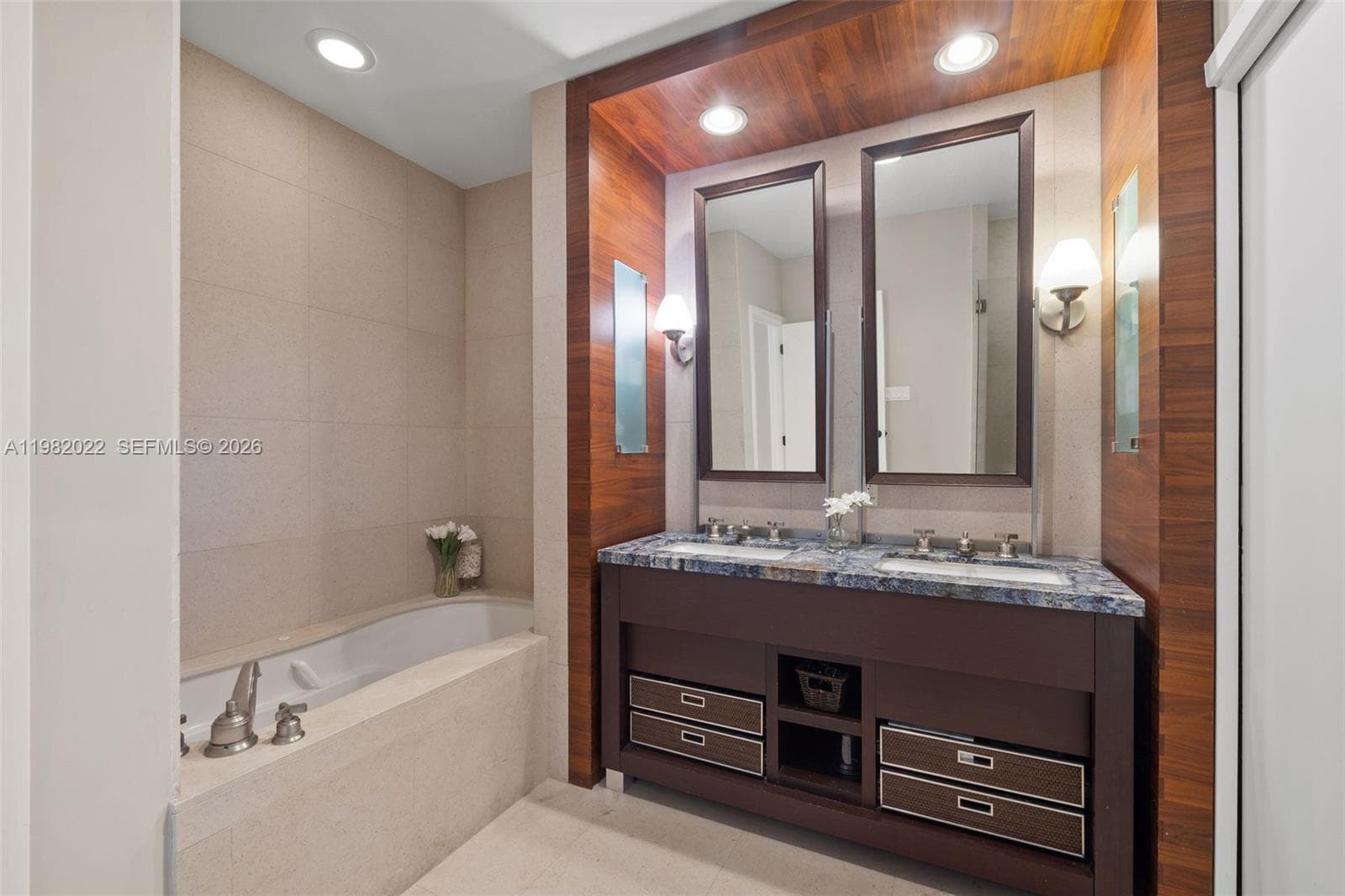 6799 Collins Ave # 209, Miami Beach FL 33141 — 27