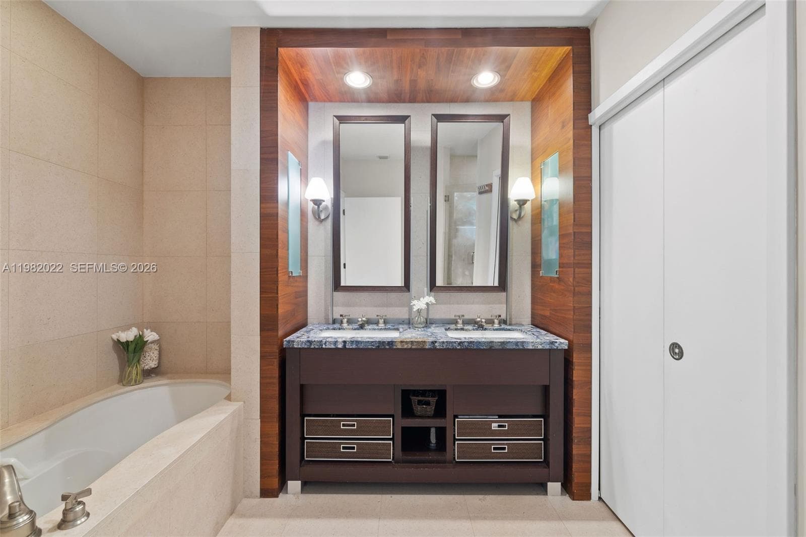 6799 Collins Ave # 209, Miami Beach FL 33141 — 26