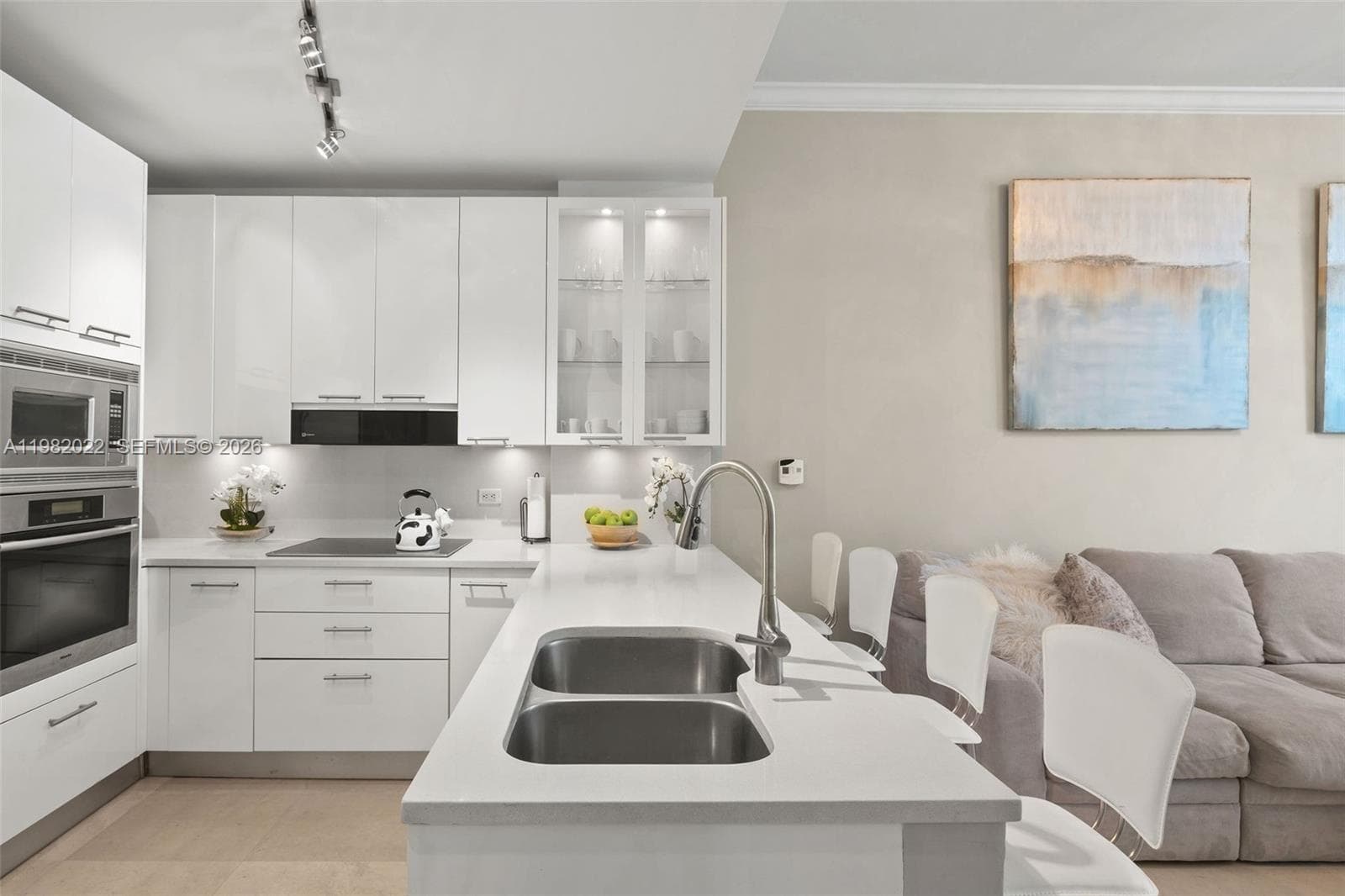 6799 Collins Ave # 209, Miami Beach FL 33141 — 7