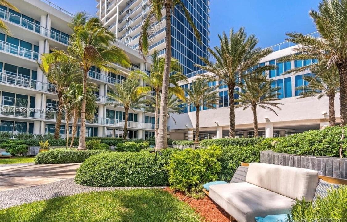 6799 Collins Ave # 209, Miami Beach FL 33141 — 33