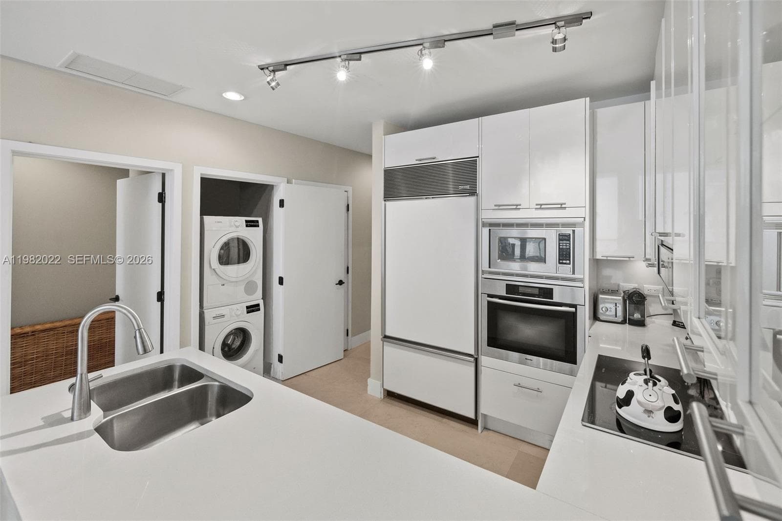 6799 Collins Ave # 209, Miami Beach FL 33141 — 11