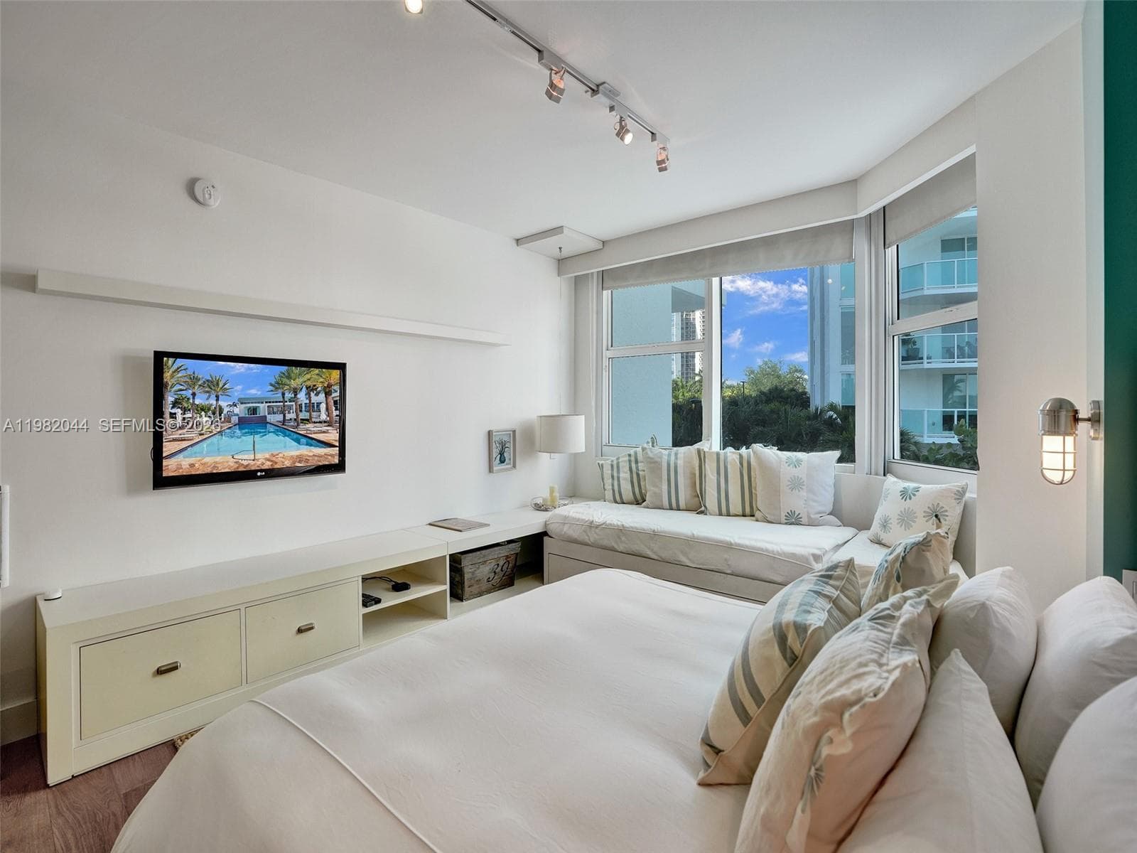 3201 NE 183rd St # 301, Aventura FL 33160 — 25