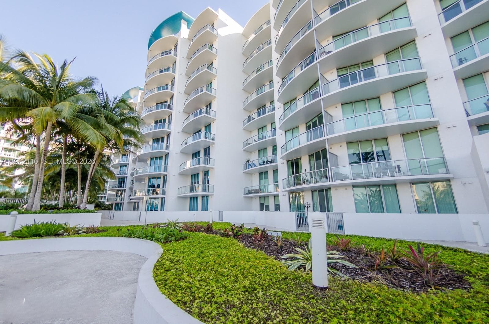 3029 NE 188th St # 907, Aventura FL 33180 — 24