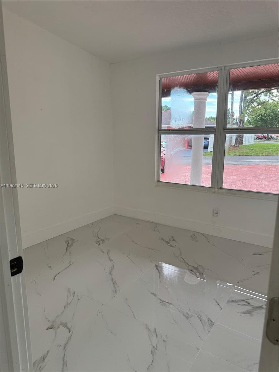 20819 NW 41st Ave Rd, Miami Gardens FL 33055 — 11