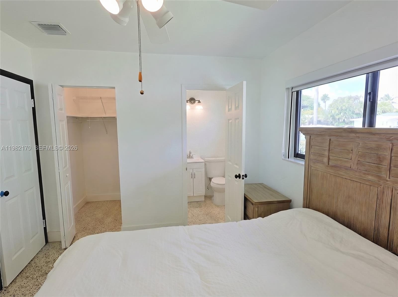 9460 Martinique Dr, Cutler Bay FL 33189 — 23