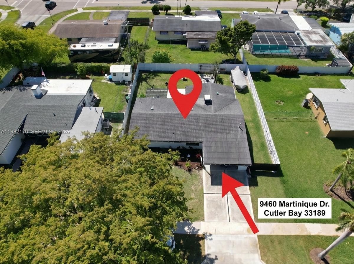 9460 Martinique Dr, Cutler Bay FL 33189 — 46