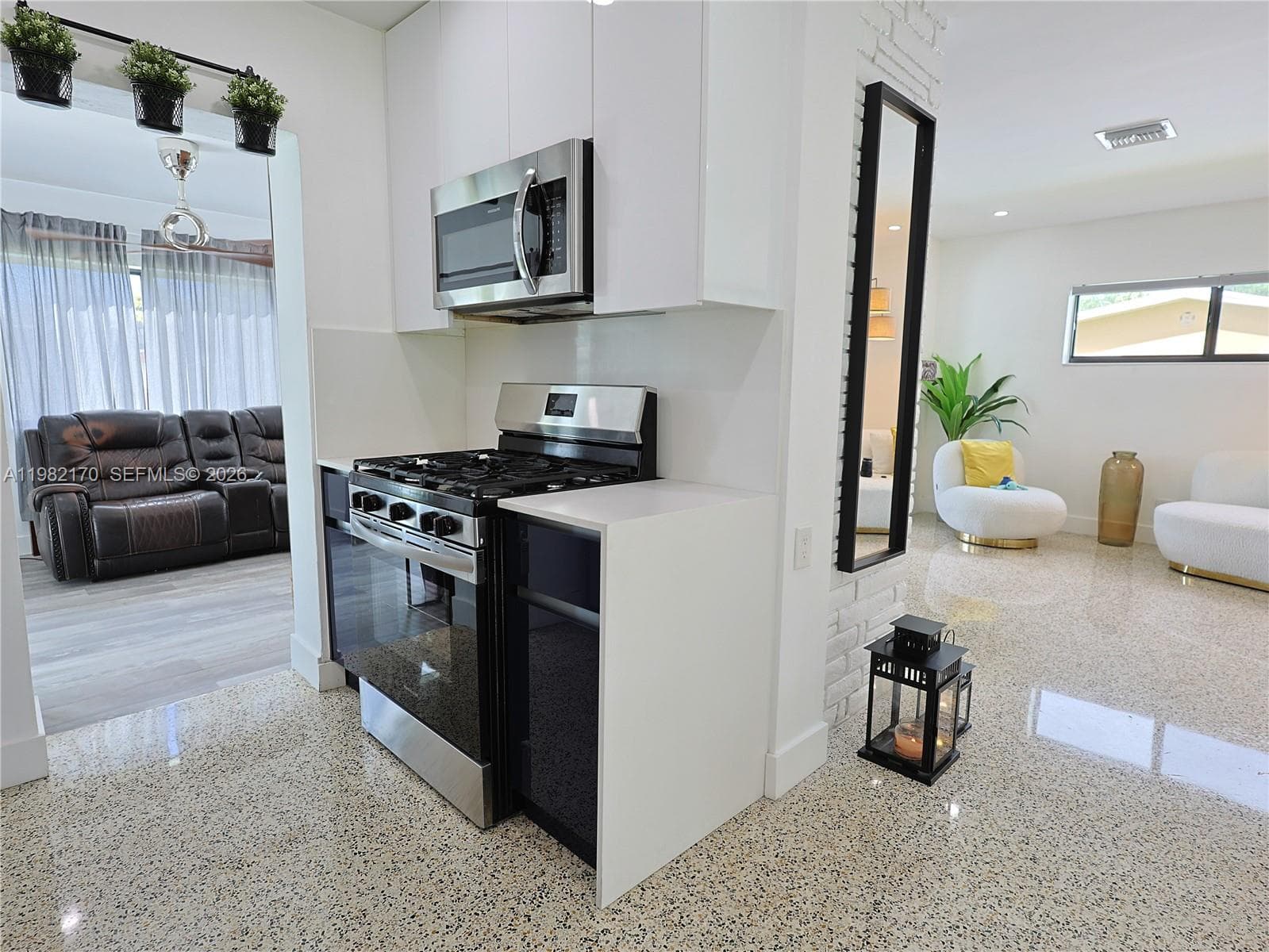 9460 Martinique Dr, Cutler Bay FL 33189 — 7