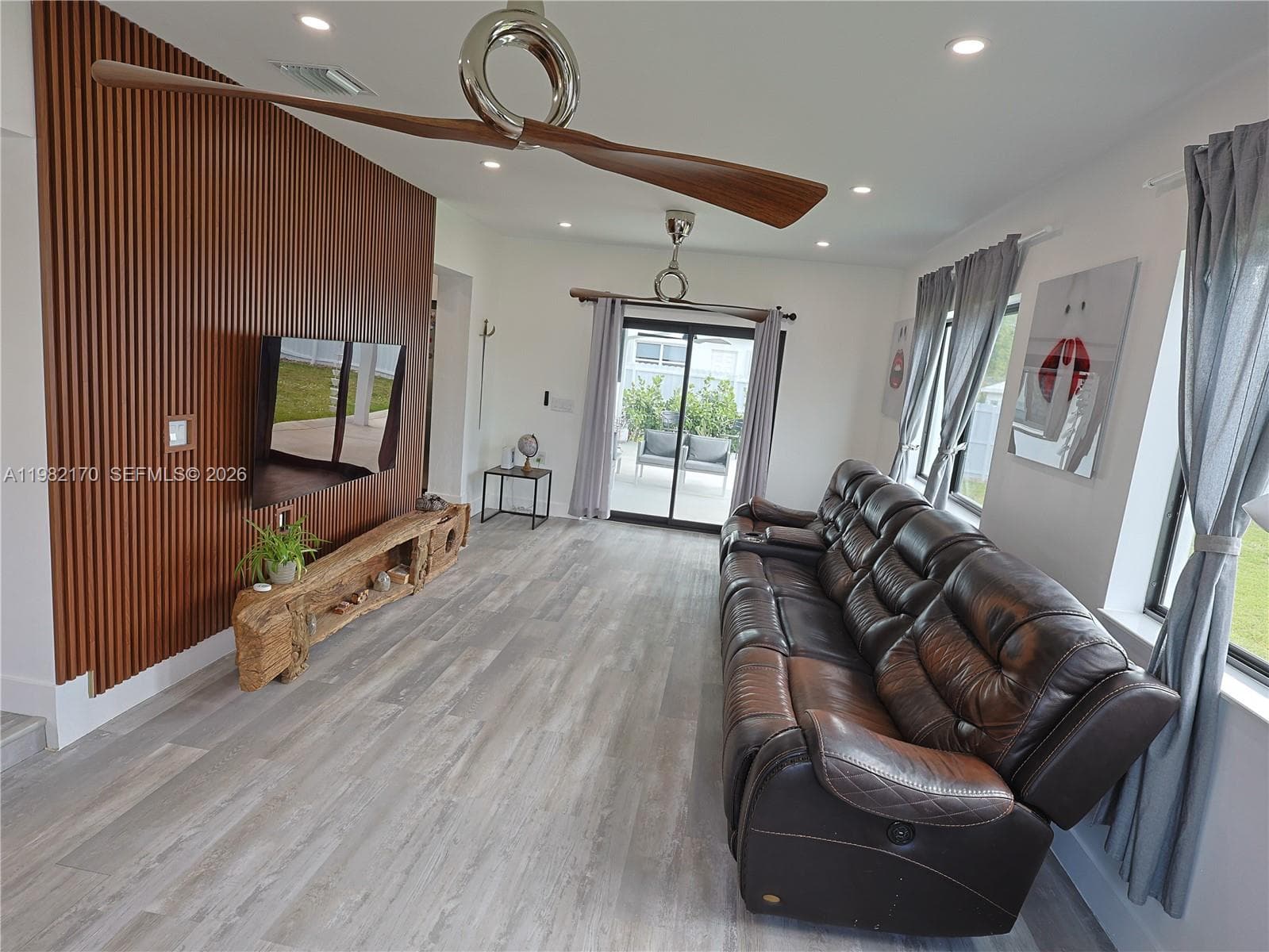 9460 Martinique Dr, Cutler Bay FL 33189 — 28