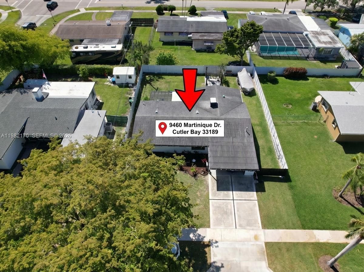 9460 Martinique Dr, Cutler Bay FL 33189 — 45
