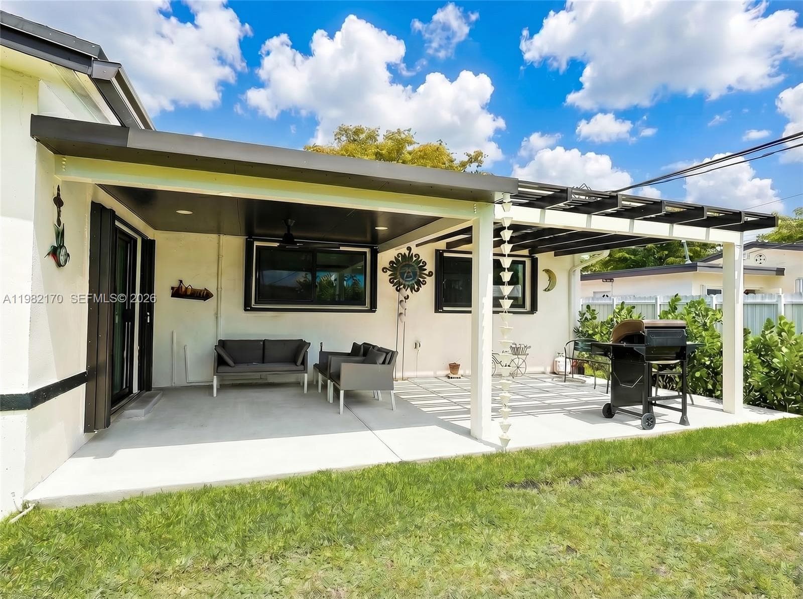 9460 Martinique Dr, Cutler Bay FL 33189 — 31