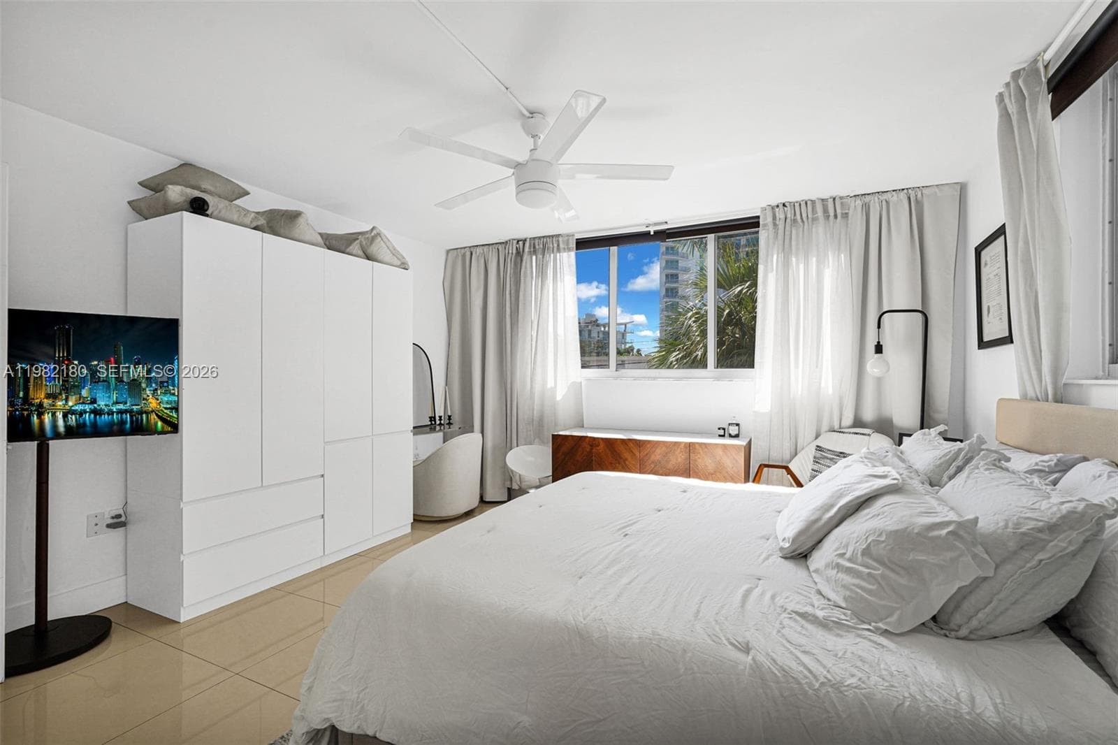 1605 Bay Rd # 201, Miami Beach FL 33139 — 17