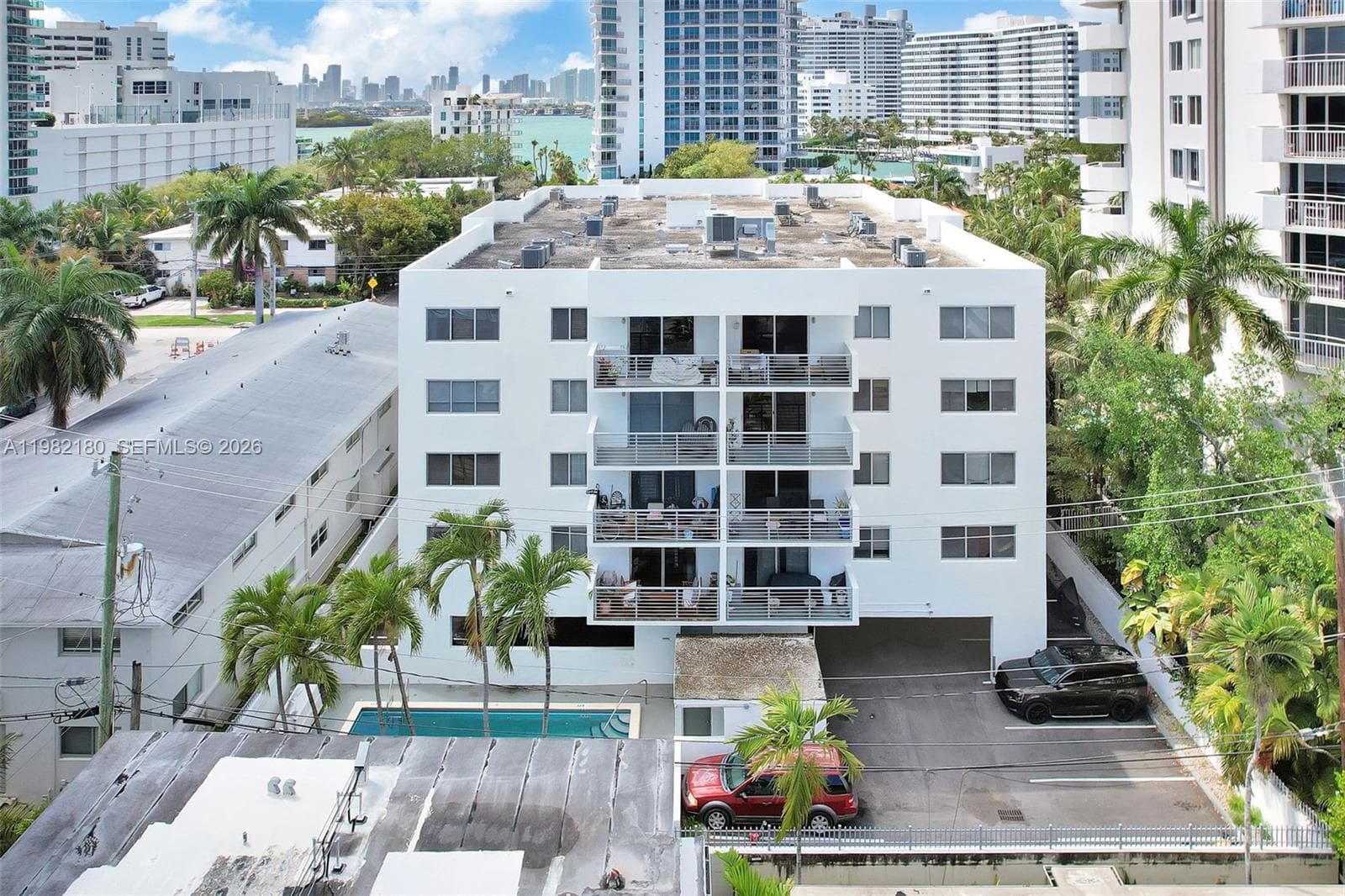 1605 Bay Rd # 201, Miami Beach FL 33139 — 36