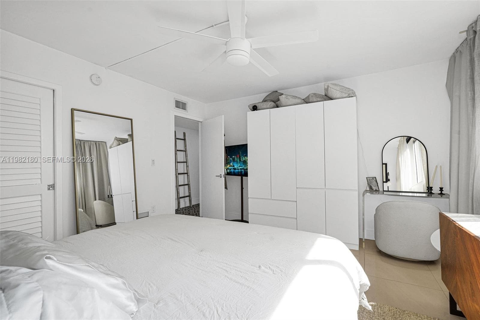 1605 Bay Rd # 201, Miami Beach FL 33139 — 19