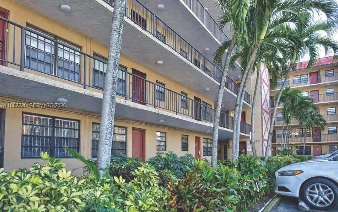 1325 W 68th St # 113, Hialeah FL 33014 — 12