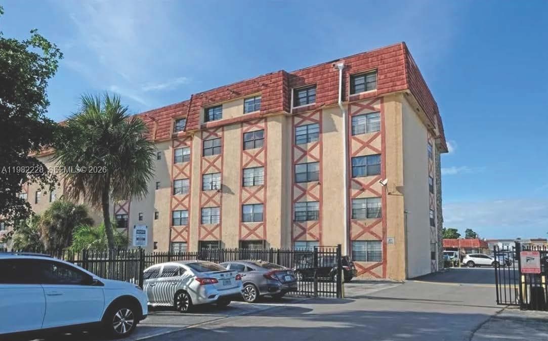 1325 W 68th St # 113, Hialeah FL 33014 — 14