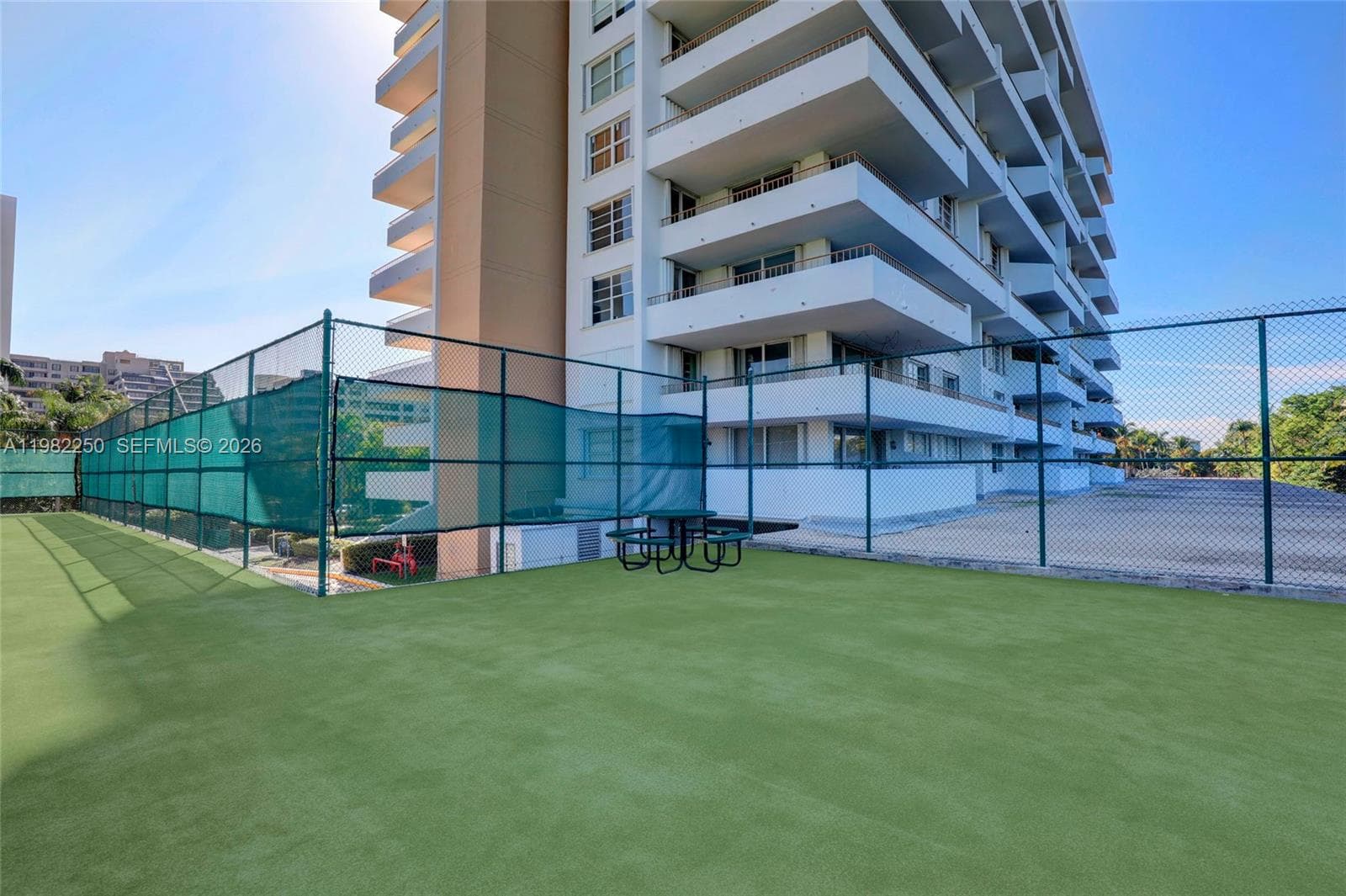 199 Ocean Lane Dr # 1009, Key Biscayne FL 33149 — 30