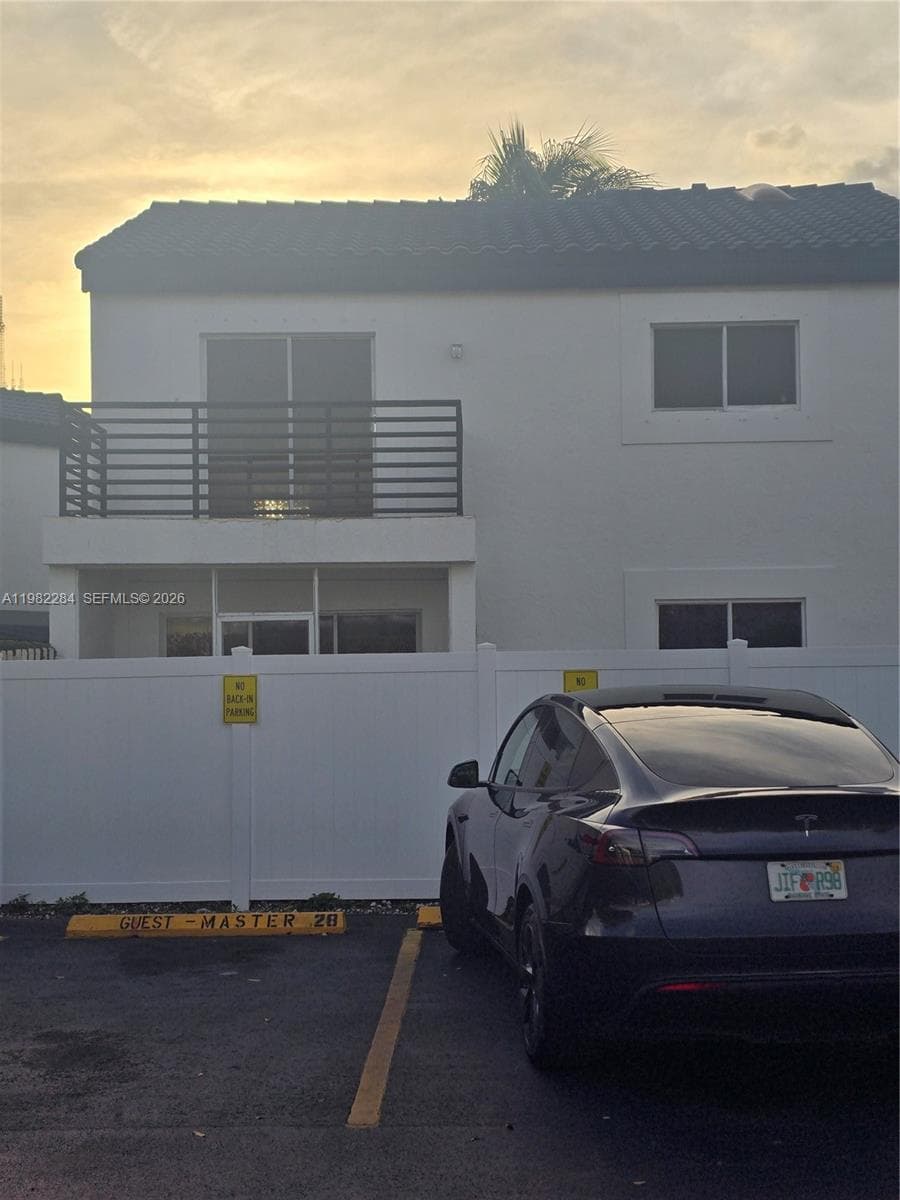 252 NE 212th Ter, Miami FL 33179 — 2