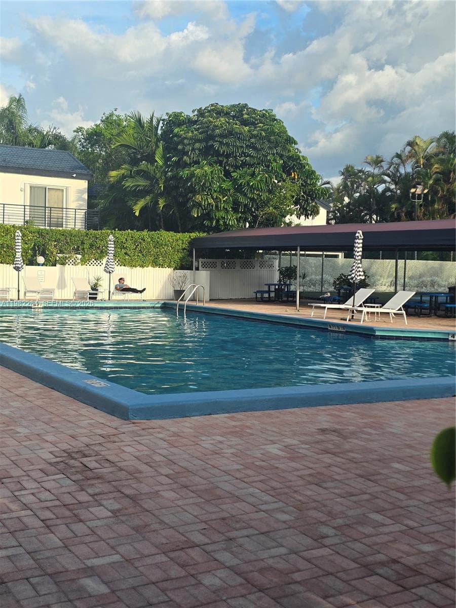 252 NE 212th Ter, Miami FL 33179 — 6