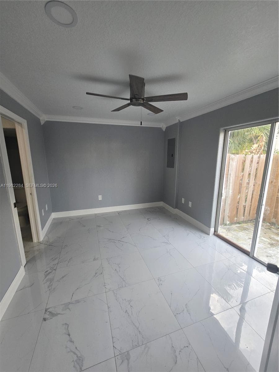 252 NE 212th Ter, Miami FL 33179 — 11
