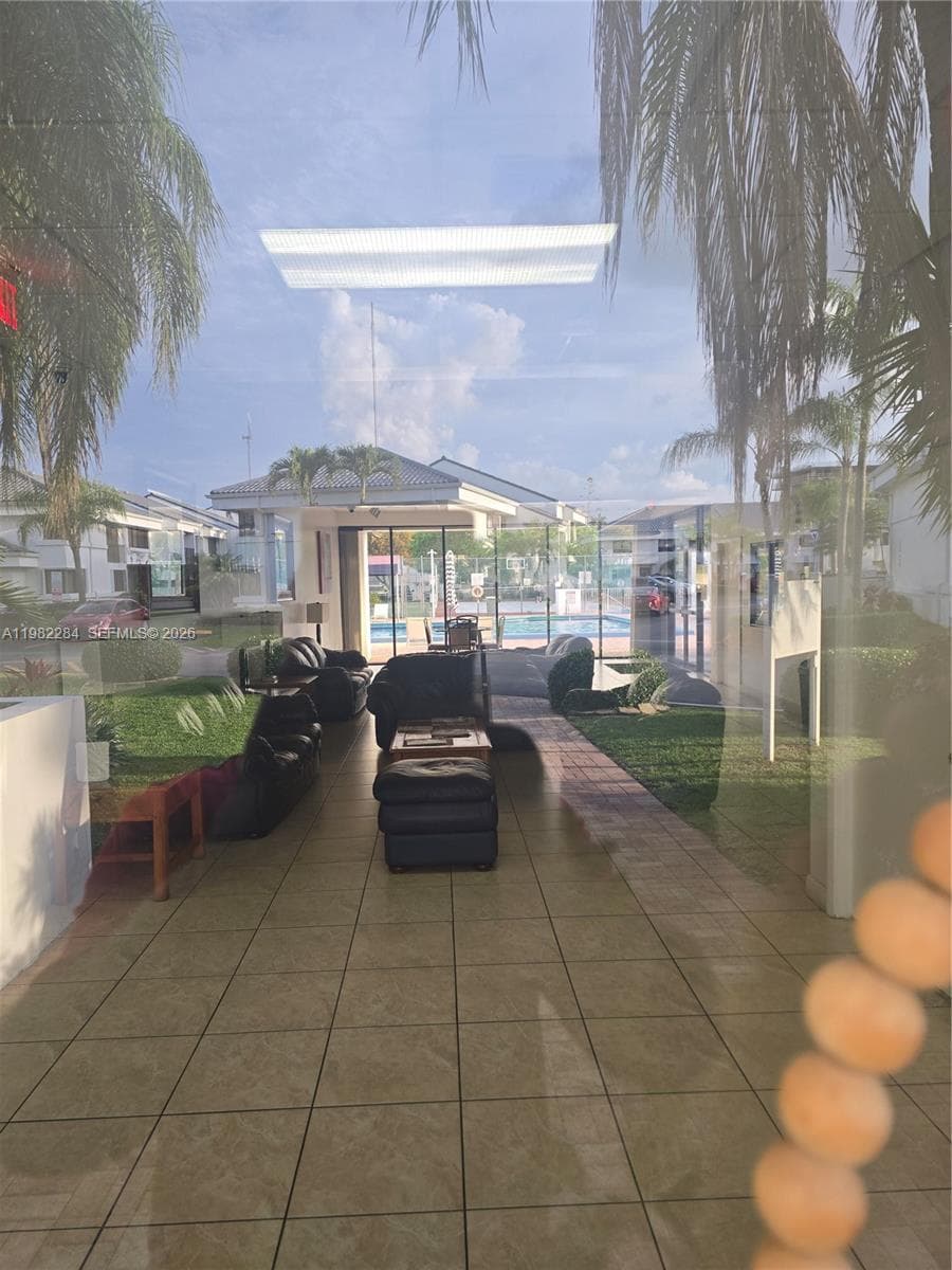 252 NE 212th Ter, Miami FL 33179 — 4