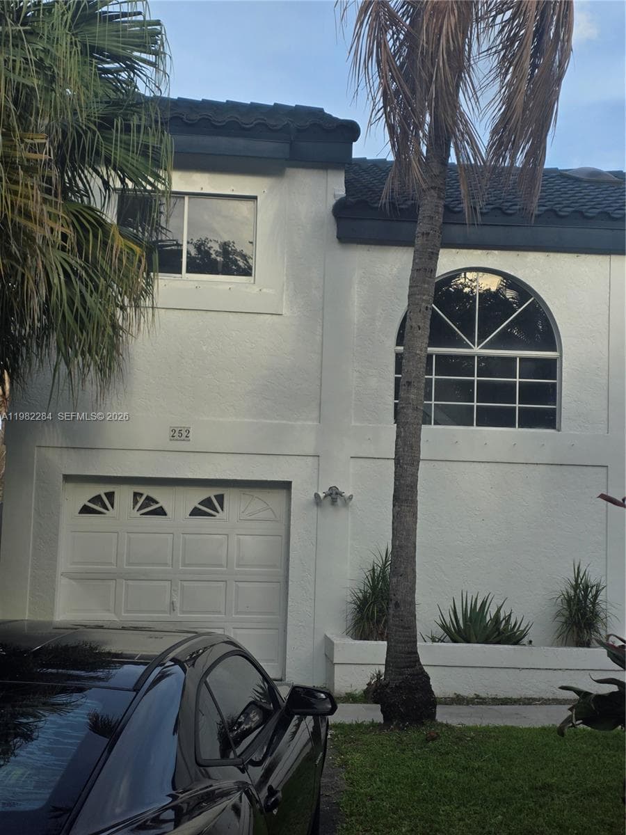 252 NE 212th Ter, Miami FL 33179 — 21