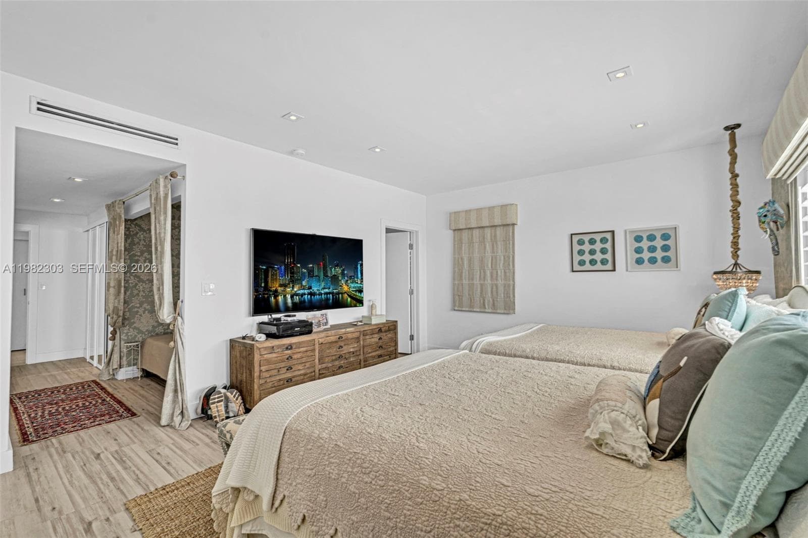 4925 Collins Ave # 4A, Miami Beach FL 33140 — 36