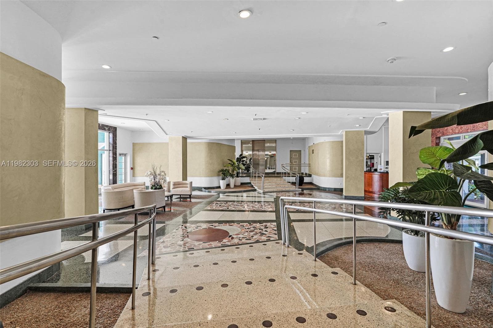 4925 Collins Ave # 4A, Miami Beach FL 33140 — 24