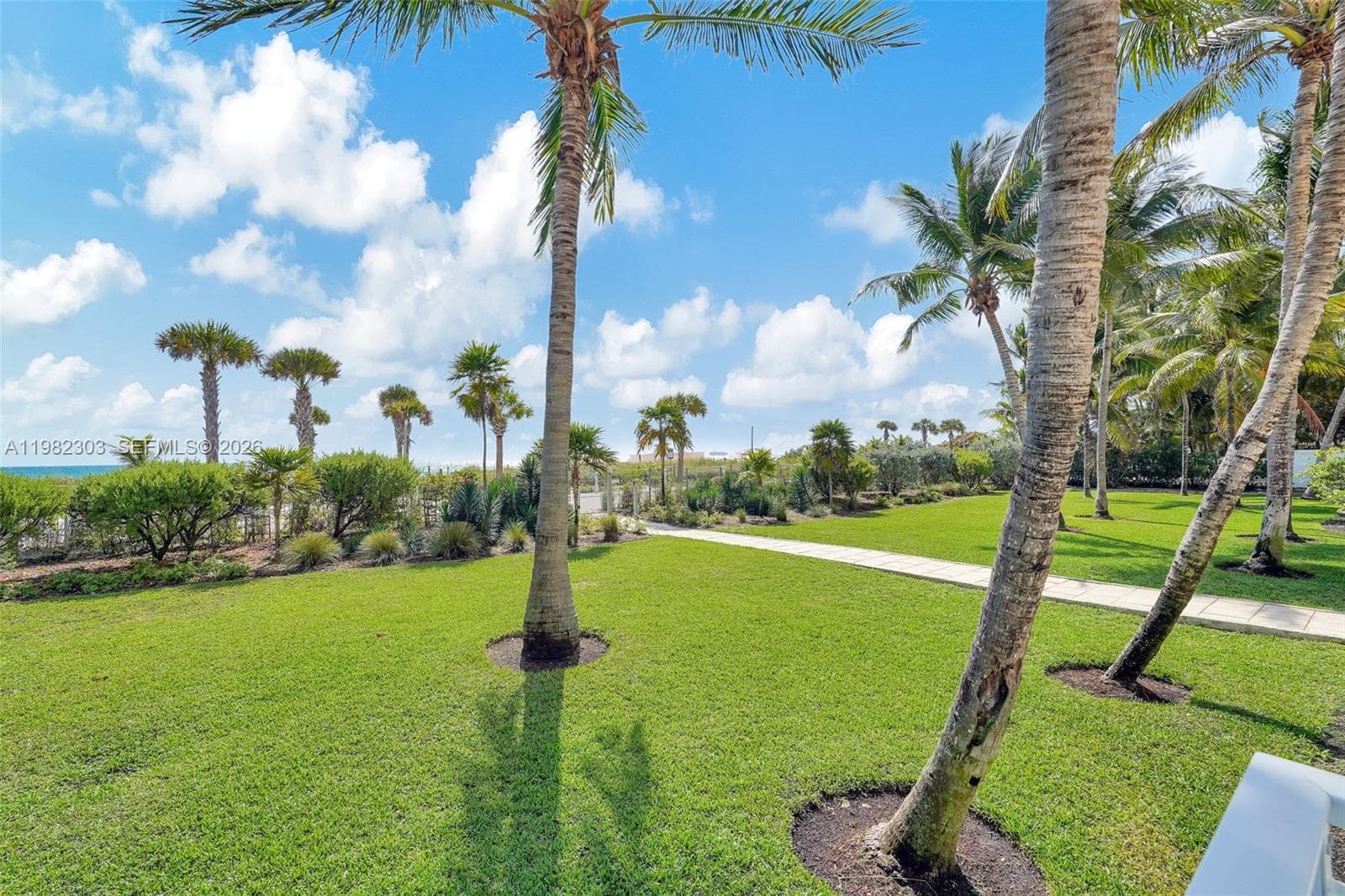 4925 Collins Ave # 4A, Miami Beach FL 33140 — 44