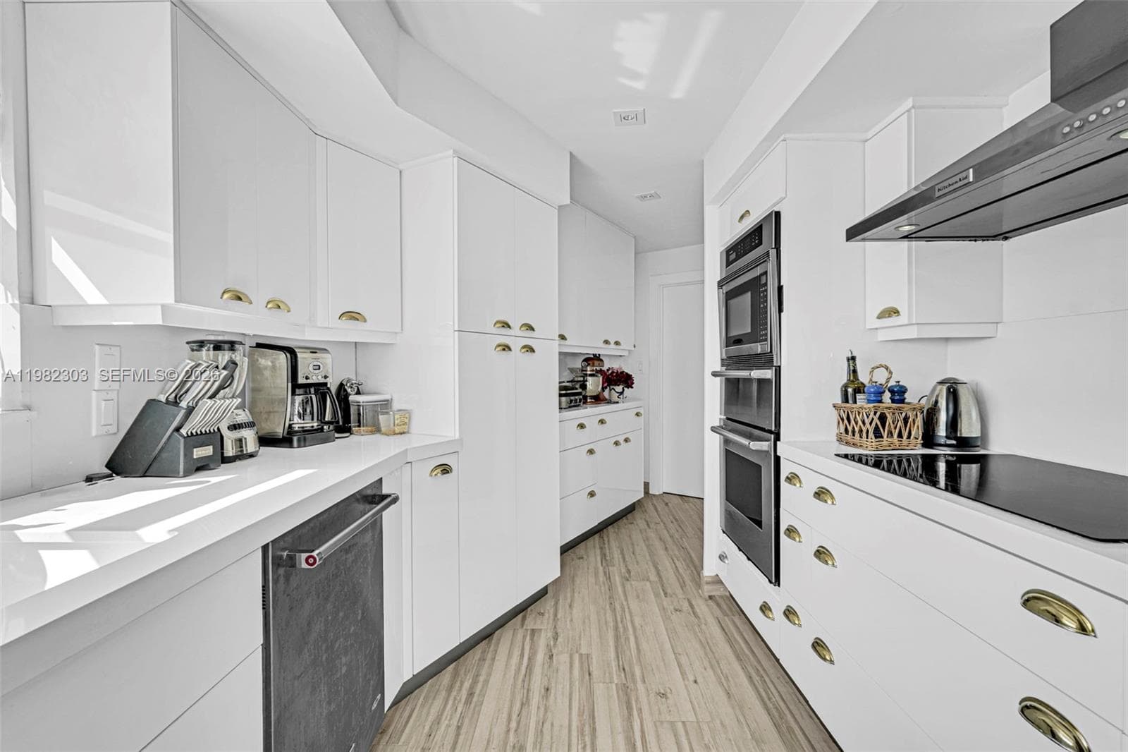 4925 Collins Ave # 4A, Miami Beach FL 33140 — 21