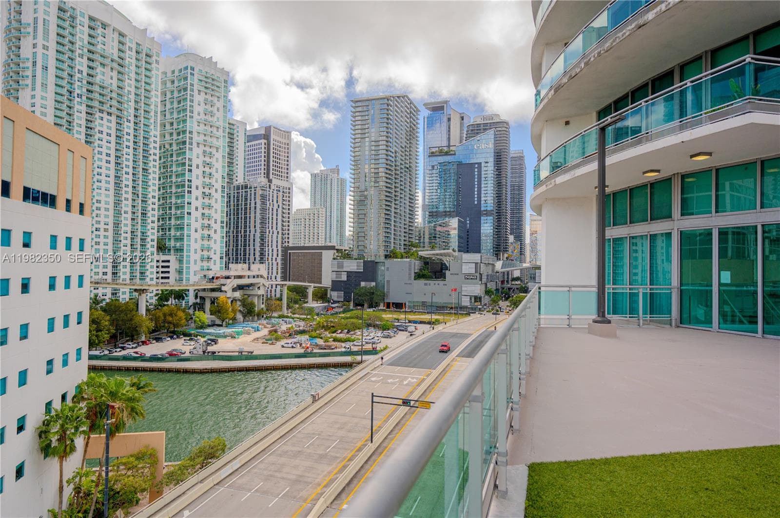 350 S MIAMI # 1709, Miami FL 33130 — 32