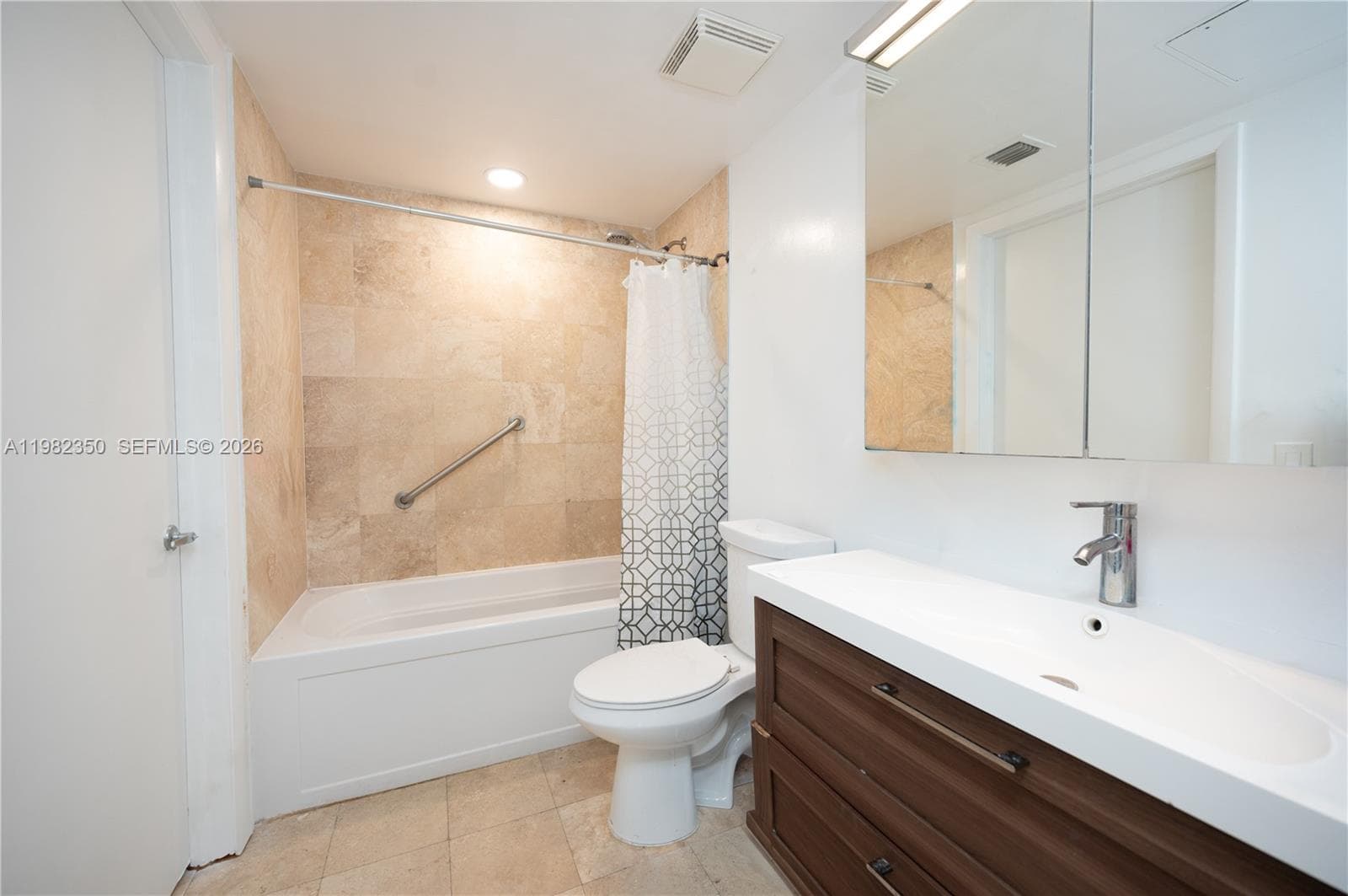 350 S MIAMI # 1709, Miami FL 33130 — 9