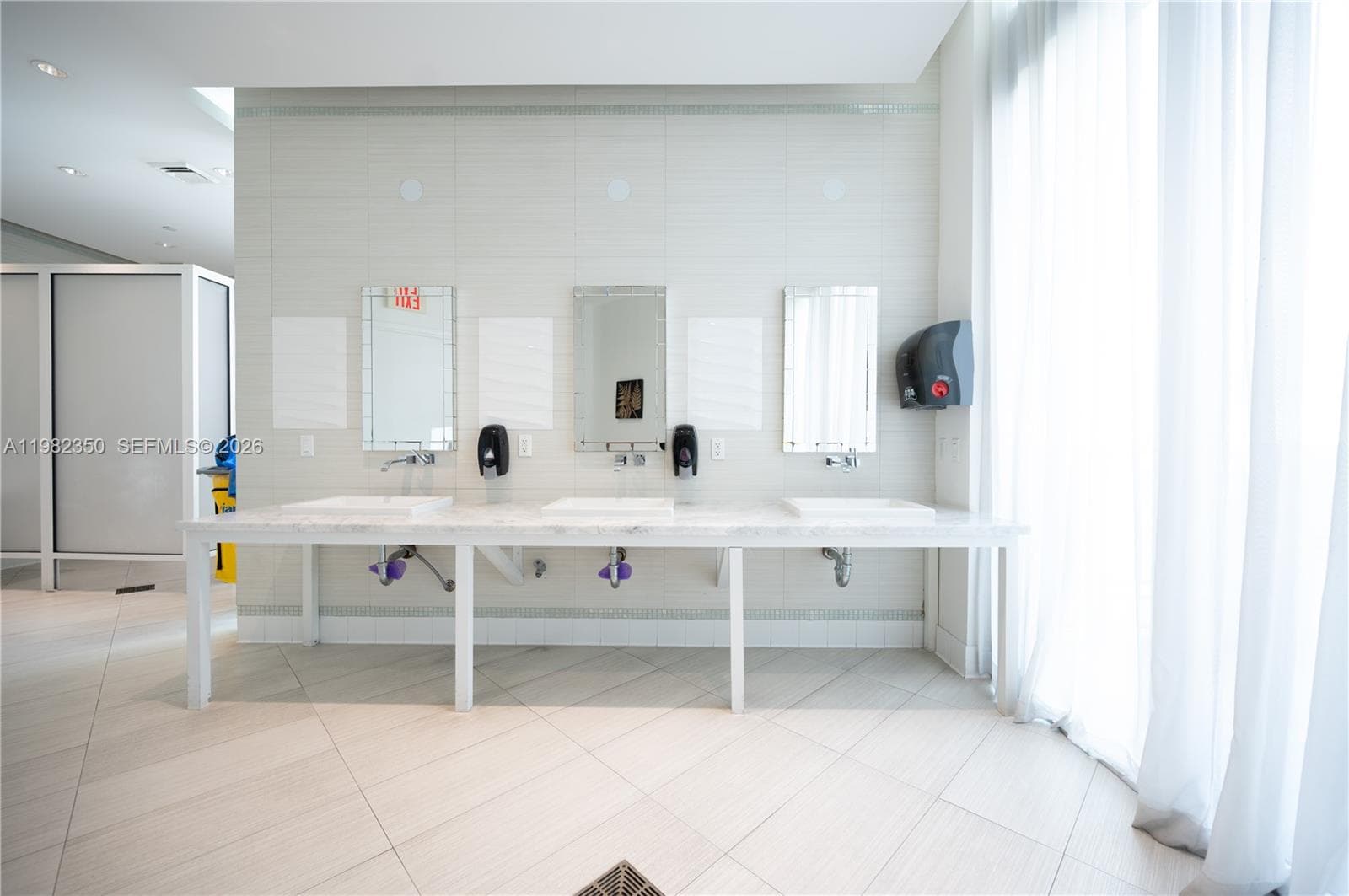 350 S MIAMI # 1709, Miami FL 33130 — 40