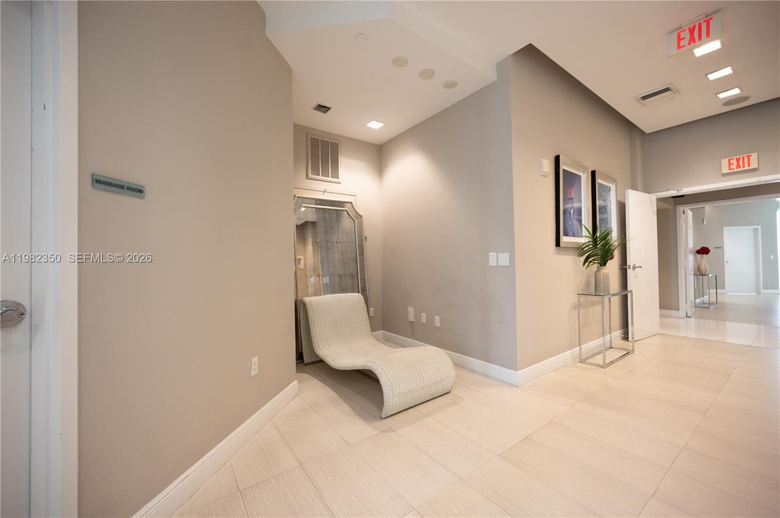 350 S MIAMI # 1709, Miami FL 33130 — 35