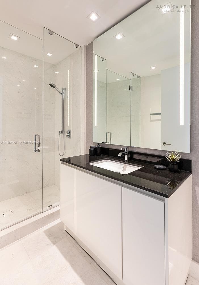 18555 Collins Ave. # 3005, Sunny Isles Beach FL 33160 — 53