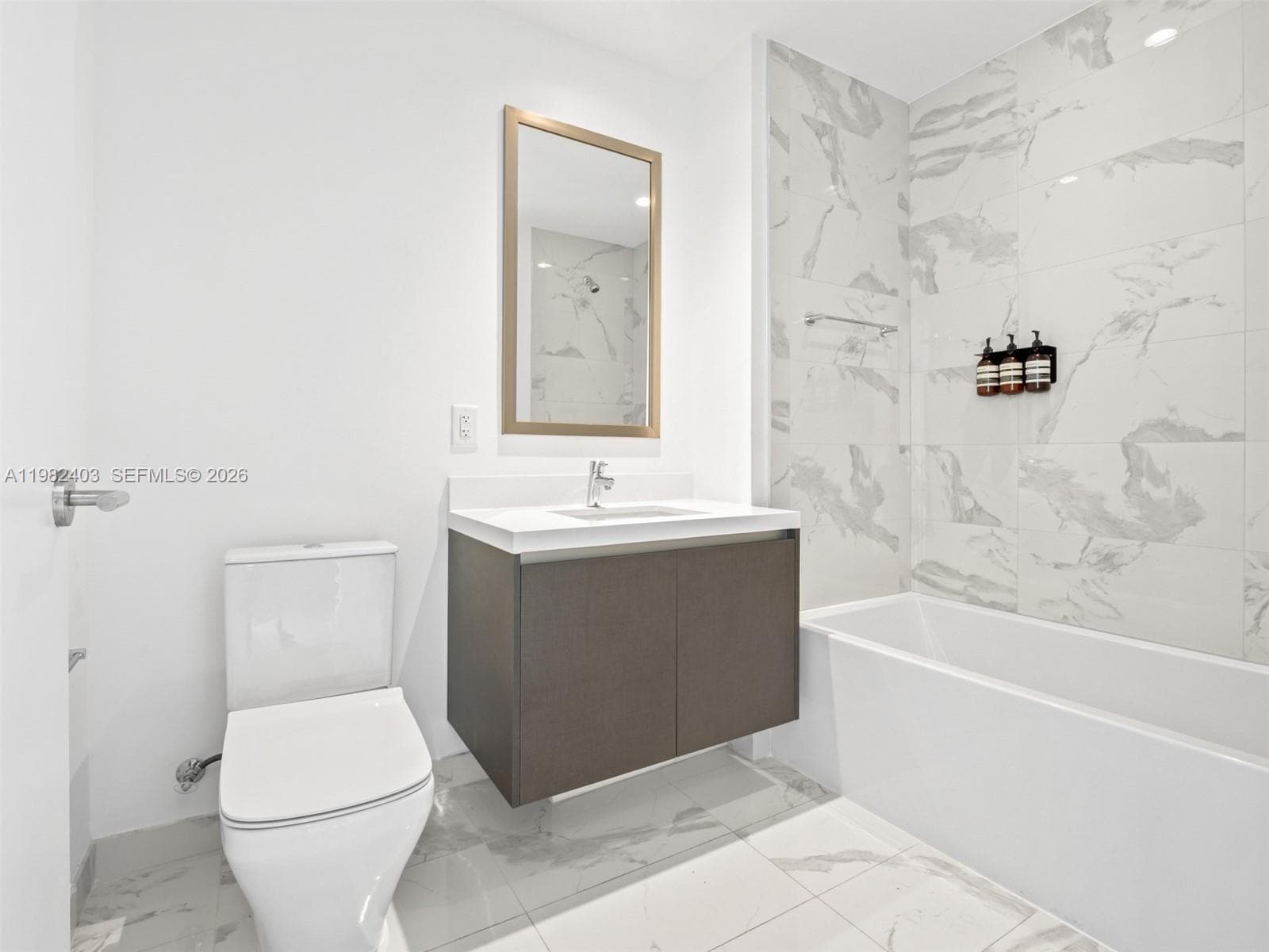 851 NE 1st Ave # 4801, Miami FL 33132 — 22