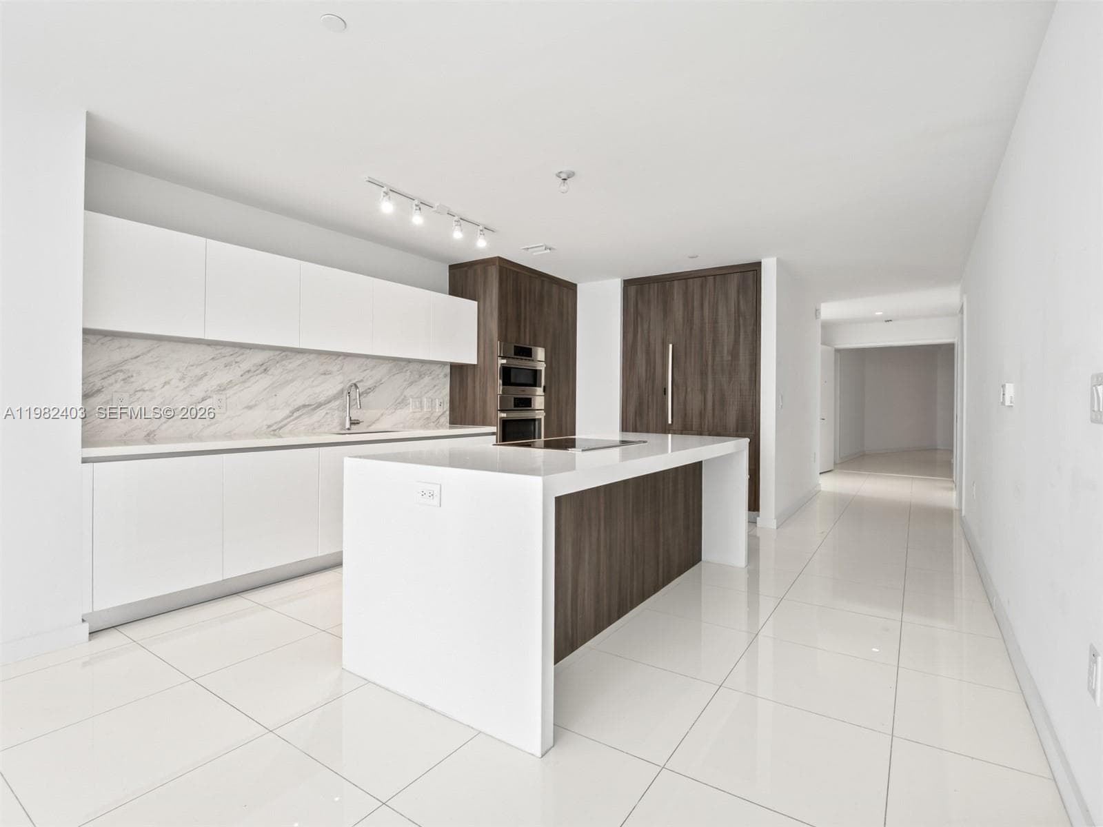 851 NE 1st Ave # 4801, Miami FL 33132 — 3