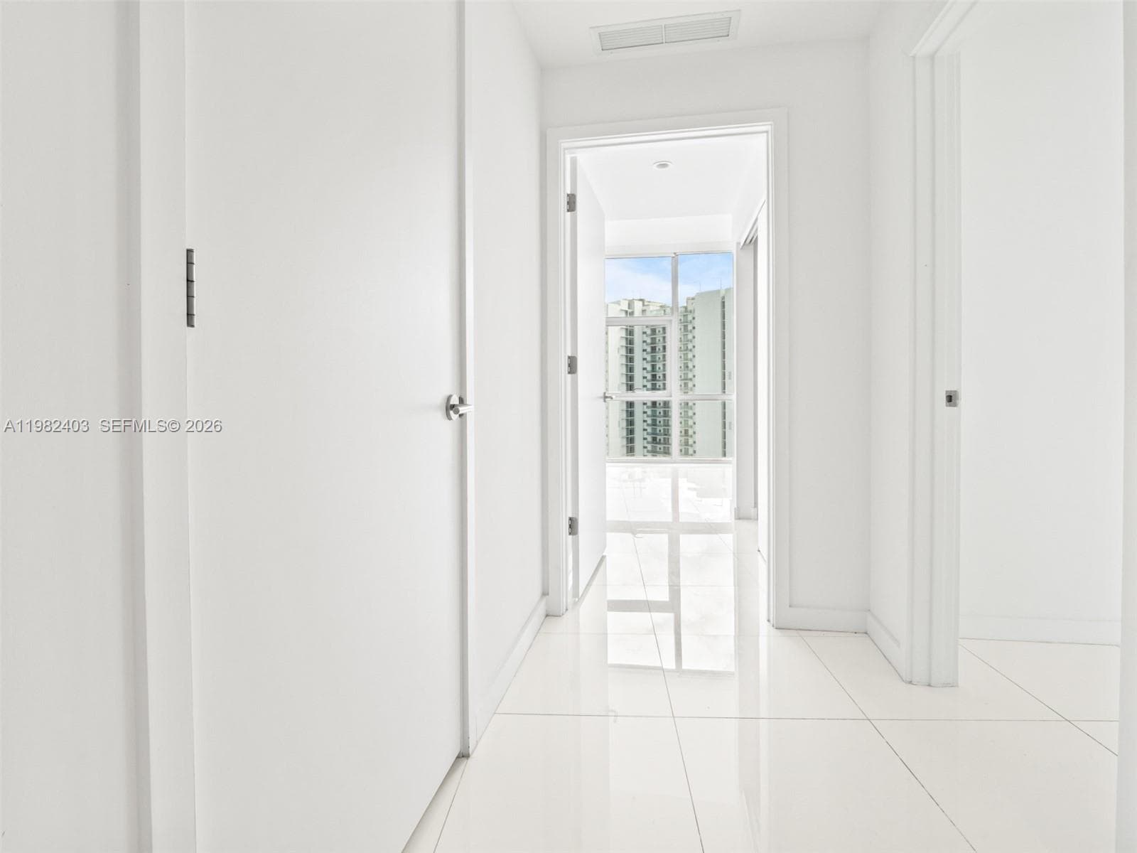 851 NE 1st Ave # 4801, Miami FL 33132 — 30