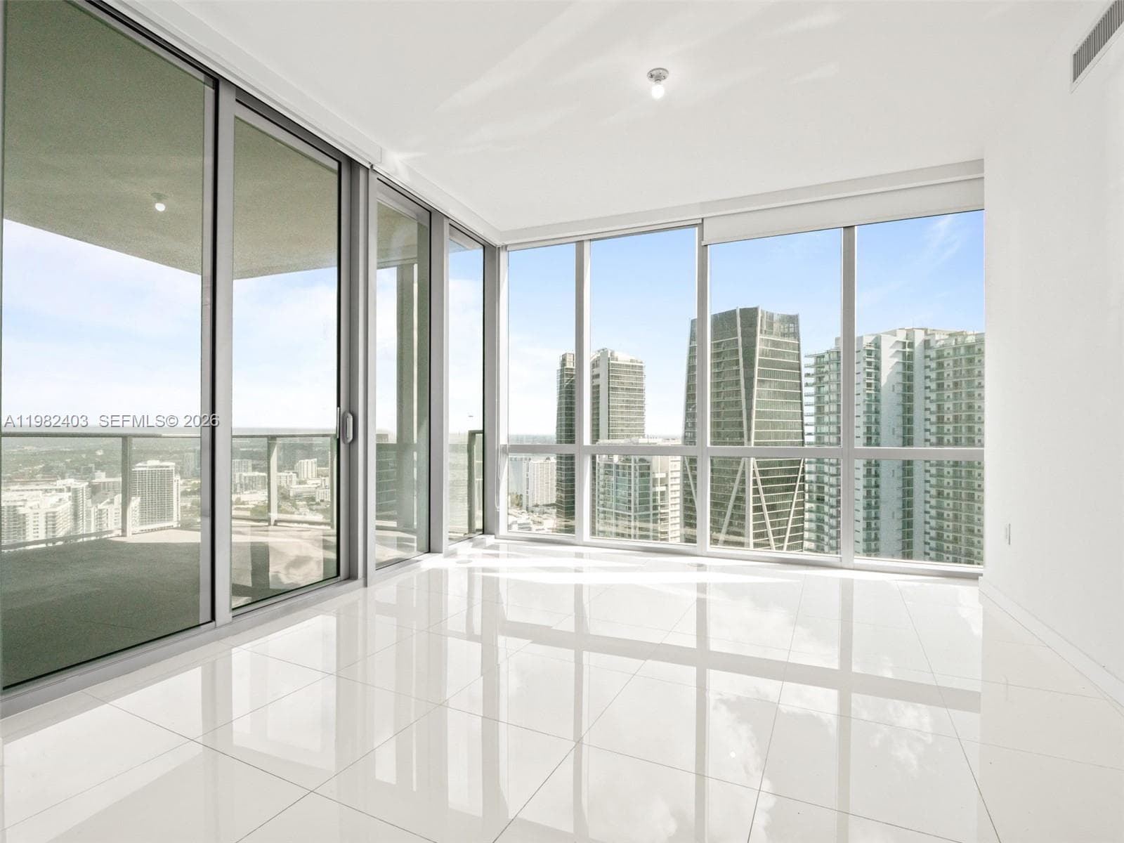 851 NE 1st Ave # 4801, Miami FL 33132 — 11