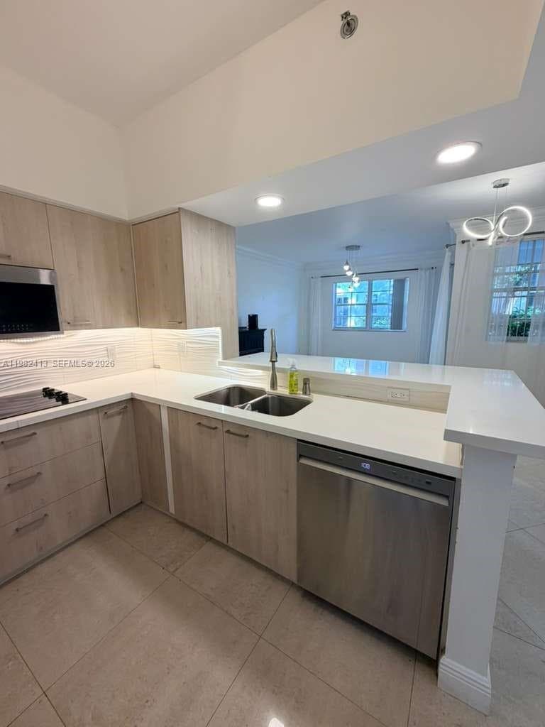 3165 NE 184th St # 6102, Aventura FL 33160 — 5