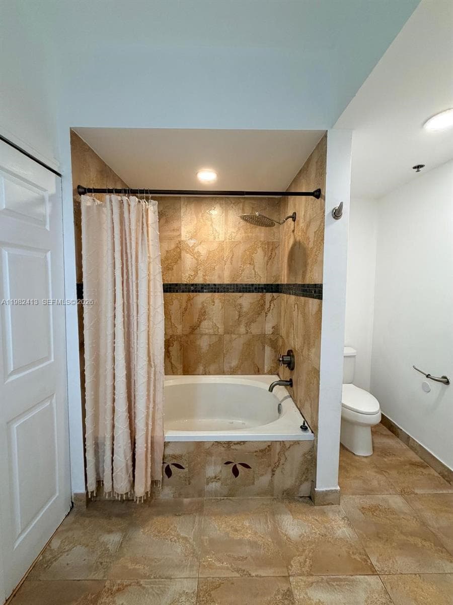 3165 NE 184th St # 6102, Aventura FL 33160 — 9