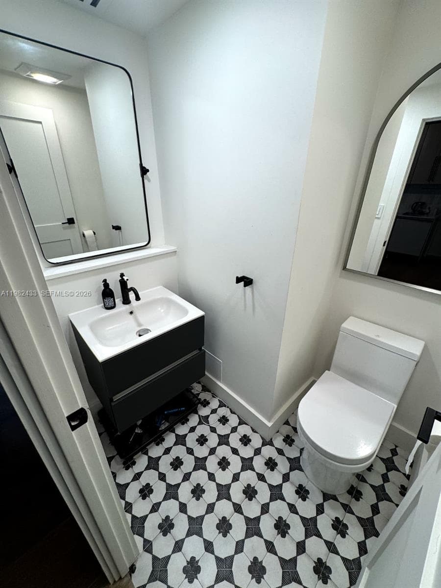 10185 Collins Ave # 323, Bal Harbour FL 33154 — 16
