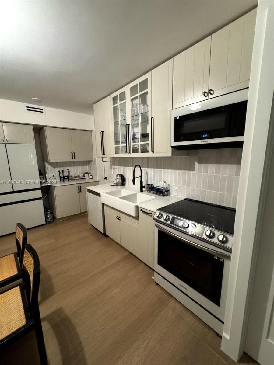 10185 Collins Ave # 323, Bal Harbour FL 33154 — 9