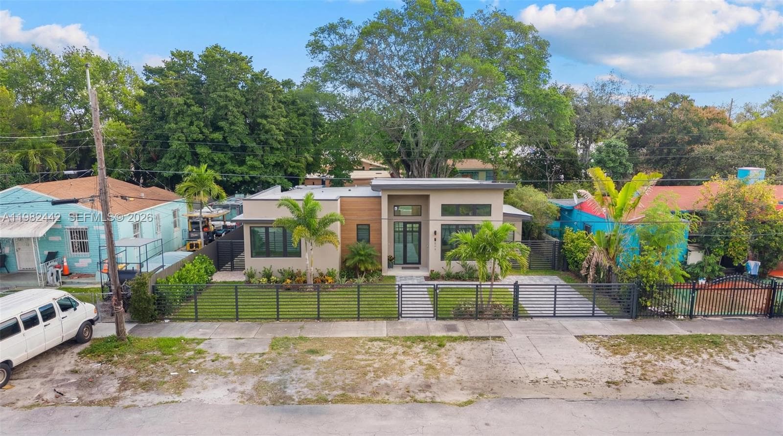 6223 NW Miami Pl, Miami FL 33150 — 25
