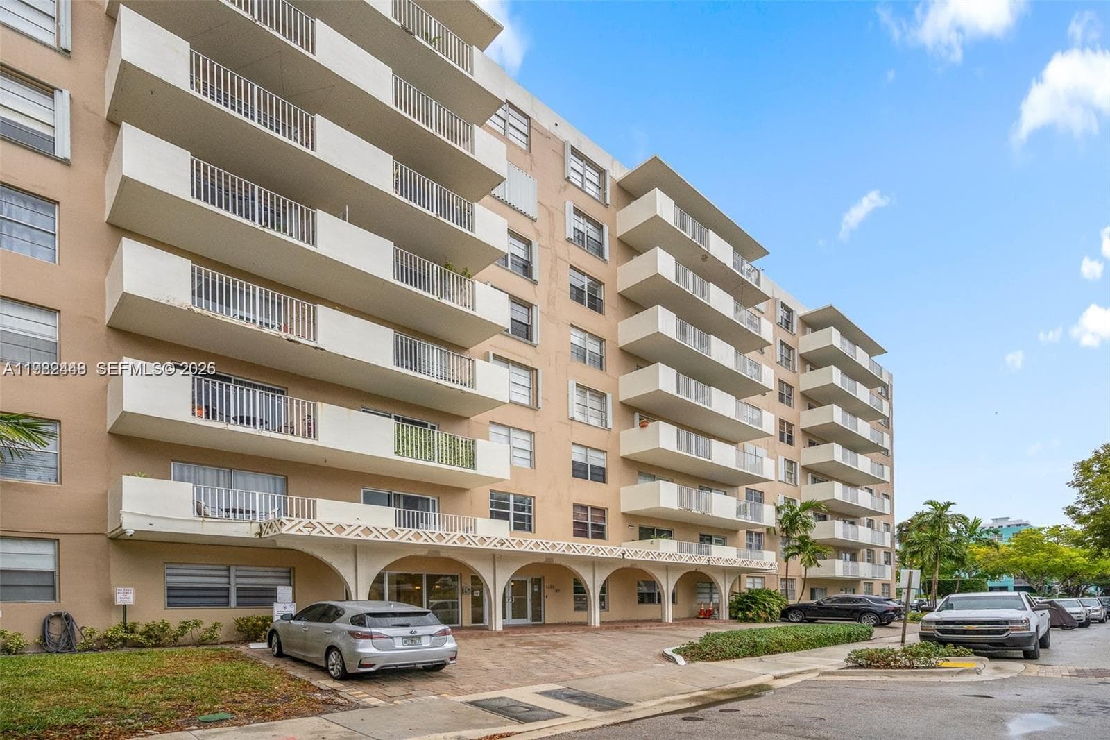 1455 N Treasure Dr # 5E, North Bay Village FL 33141 — 9