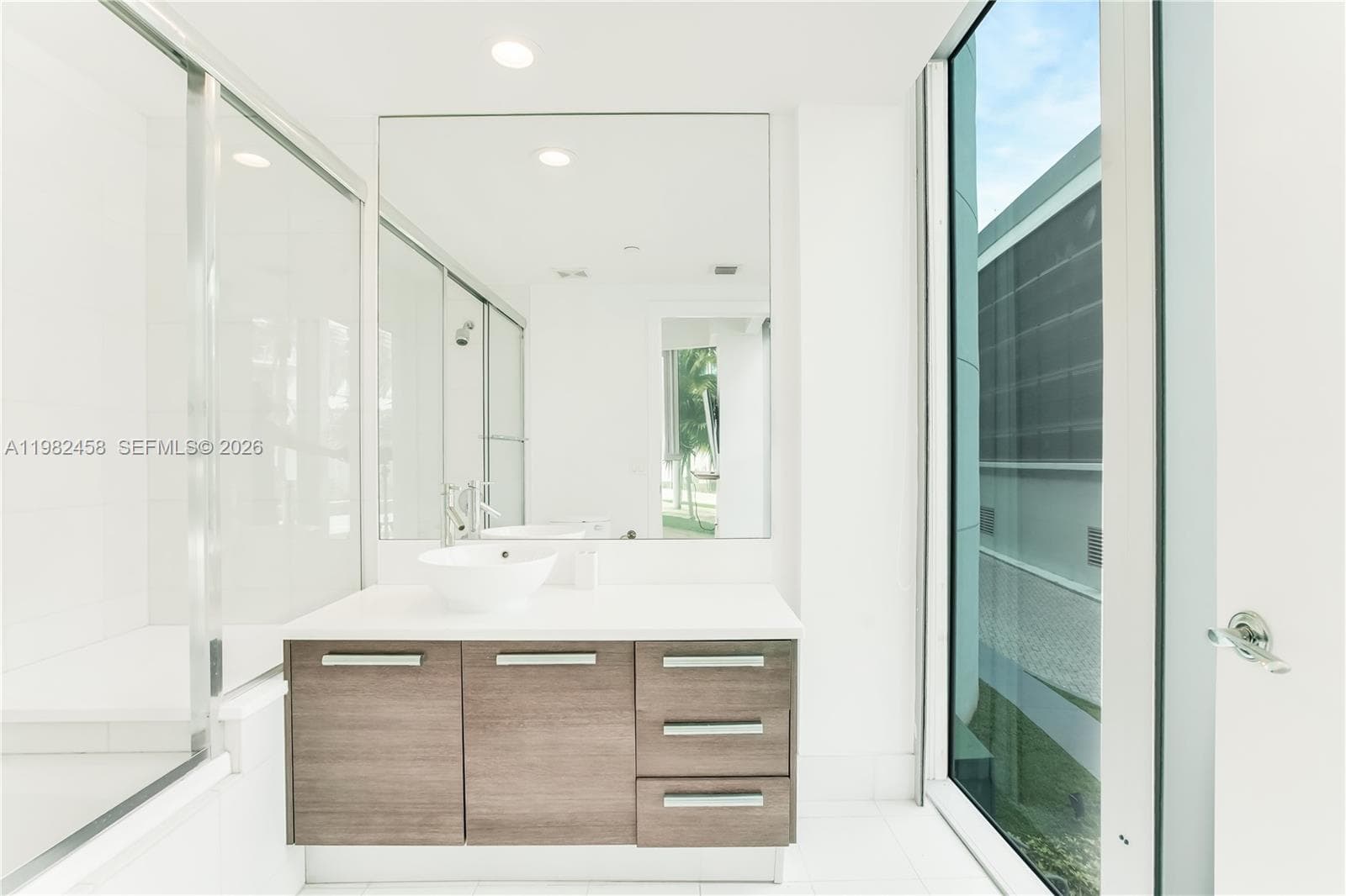 2950 NE 188th St # 150, Aventura FL 33180 — 30