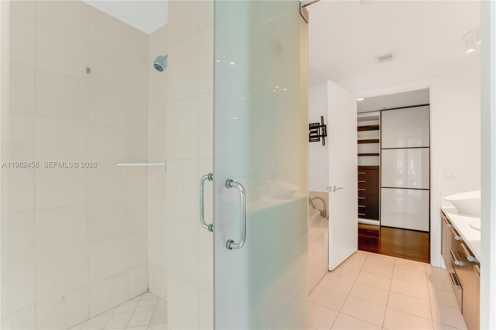 2950 NE 188th St # 150, Aventura FL 33180 — 25