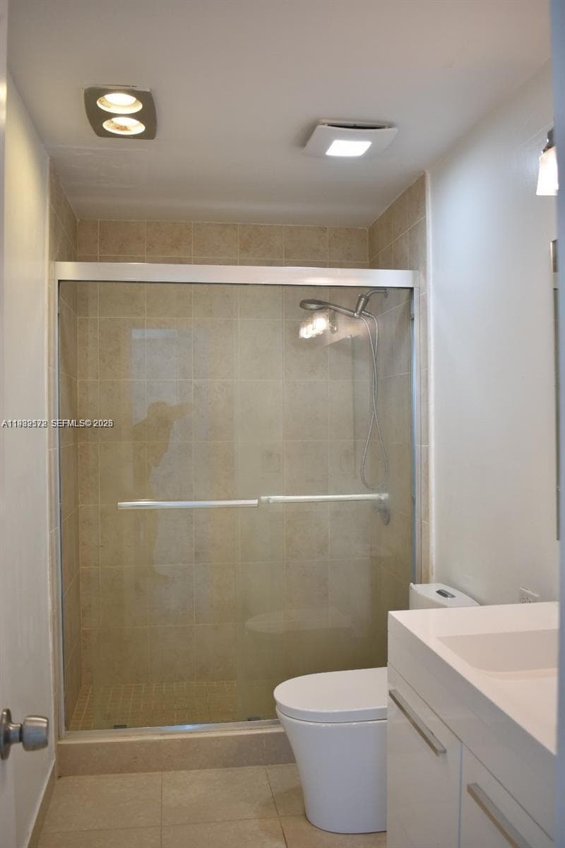 8024 Tatum Waterway Dr # 5A, Miami Beach FL 33141 — 4