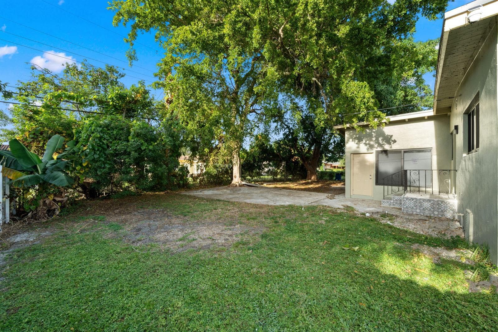 1300 NW 90th Street, Miami FL 33147 — 17